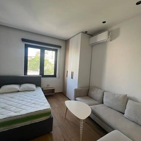 Central Studio Тирана Экстерьер фото
