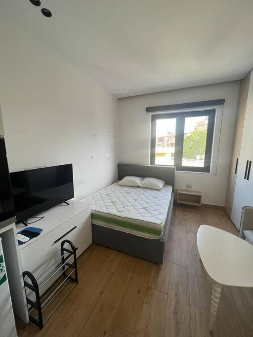 Central Studio Тирана Экстерьер фото
